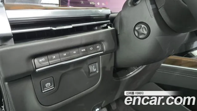 Cadillac Escalade 5th Gen — Фото автомобиля 15