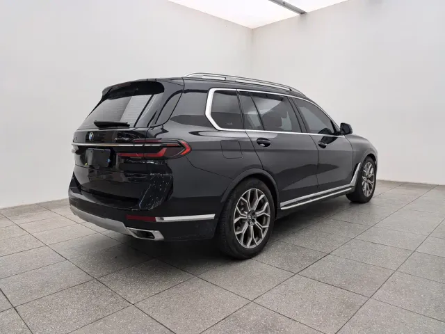 BMW X7 — Фото автомобиля 6