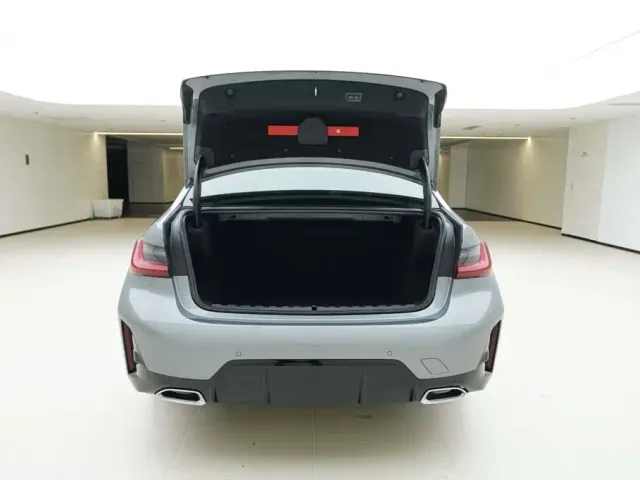 BMW 3 Series — Фото автомобиля 5