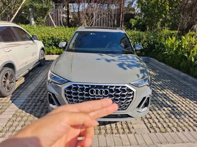Audi Q3 — Фото автомобиля 2
