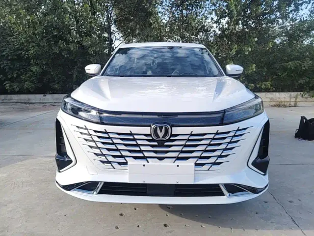 Changan CS75 Plus — Фото автомобиля 2