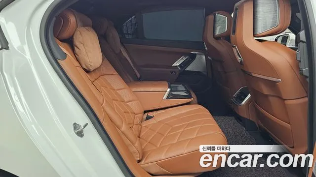BMW 7-Series — Фото автомобиля 23