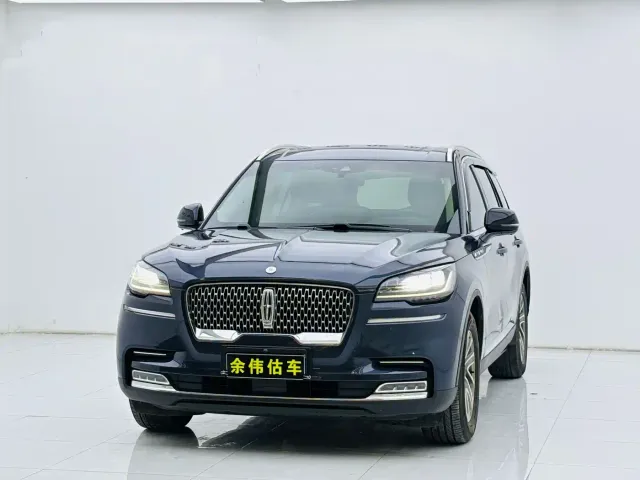 Lincoln Aviator — Фото автомобиля 3