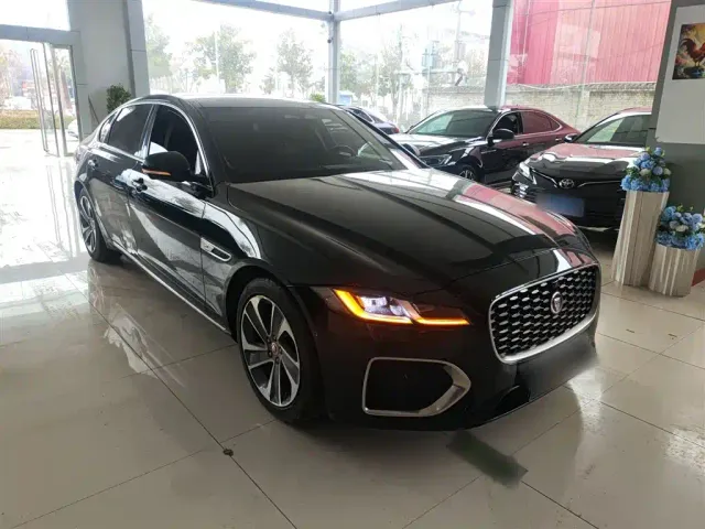 Jaguar XFL — Фото автомобиля 21