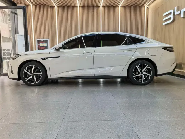 BYD Seal 07 DM-i 2026 DM-i 1.5T 230km Flagship — Фото автомобиля 2