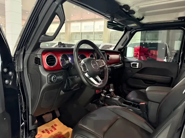 Jeep Wrangler — Фото автомобиля 5