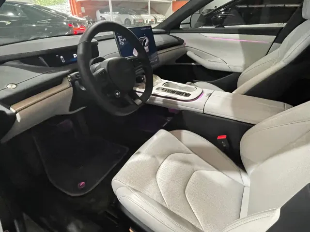 Xiaomi SU7 — Фото автомобиля 4
