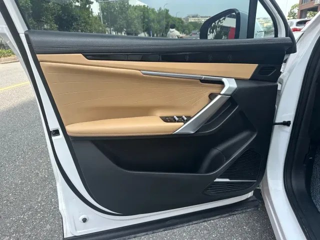 Geely Boyue L — Фото автомобиля 14