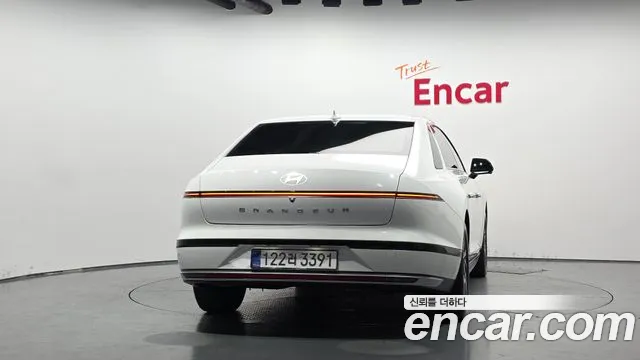 Hyundai Grandeur GN7 — Фото автомобиля 3