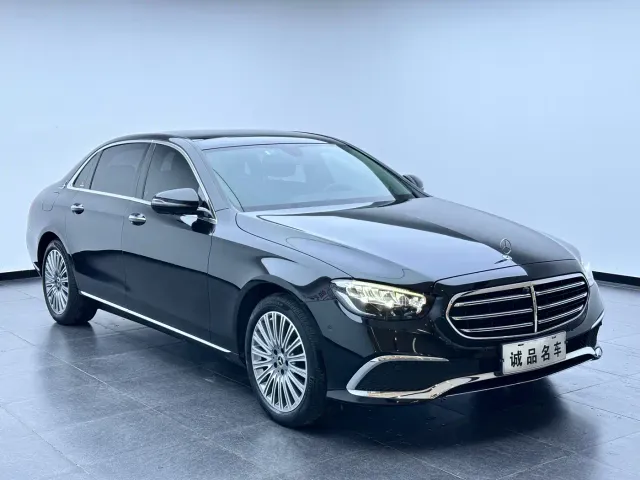 Mercedes-Benz E-Class — Фото автомобиля 4