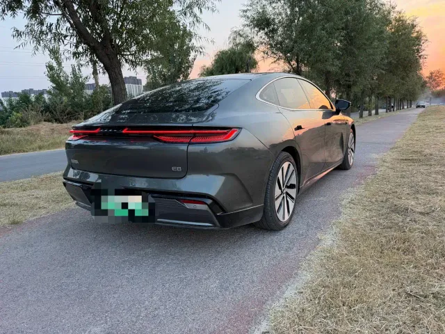 Geely Galaxy E8 — Фото автомобиля 6