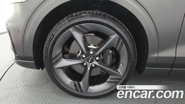 Genesis GV70 — Фото автомобиля 5