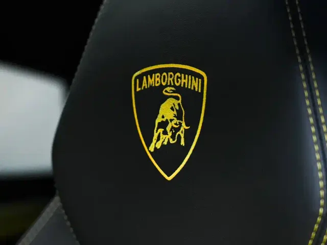 Lamborghini Urus — Фото автомобиля 26