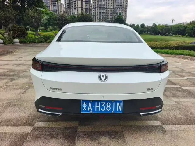 Changan Eado — Фото автомобиля 8