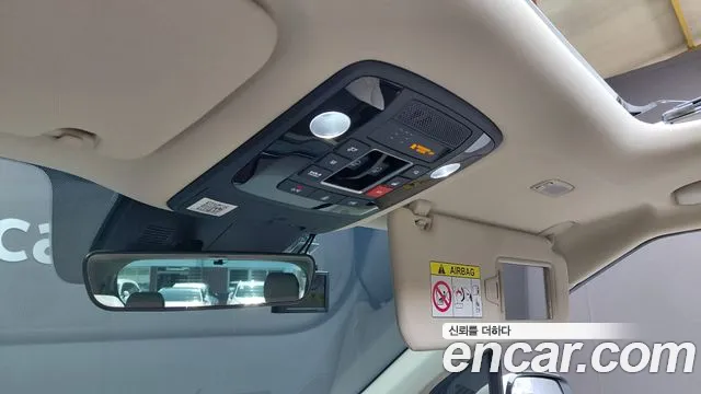 Kia Carnival Generation 4 — Фото автомобиля 24