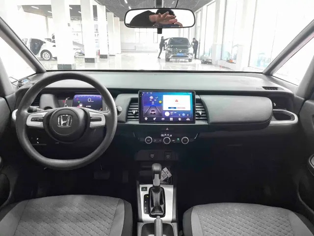 Honda Fit — Фото автомобиля 6