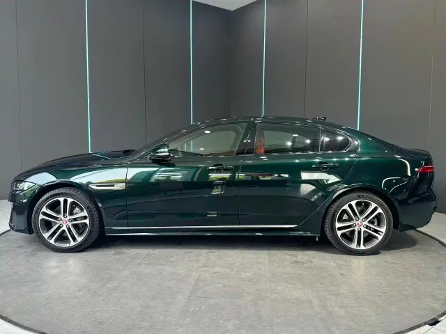 Jaguar XEL — Фото автомобиля 4
