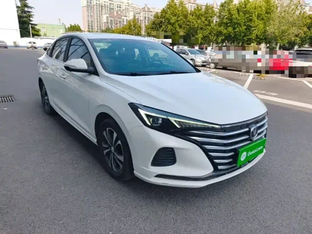 Changan Eado — Фото автомобиля 3