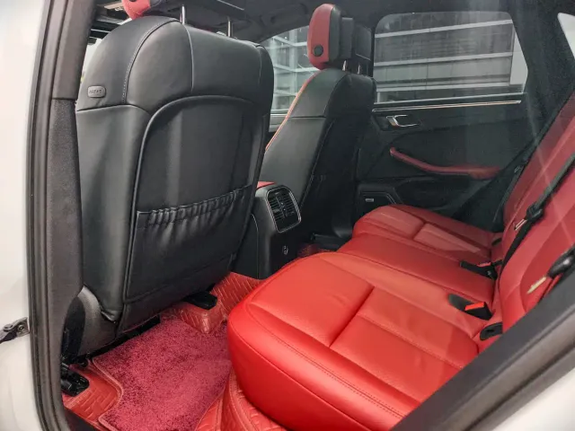 Porsche Macan — Фото автомобиля 24