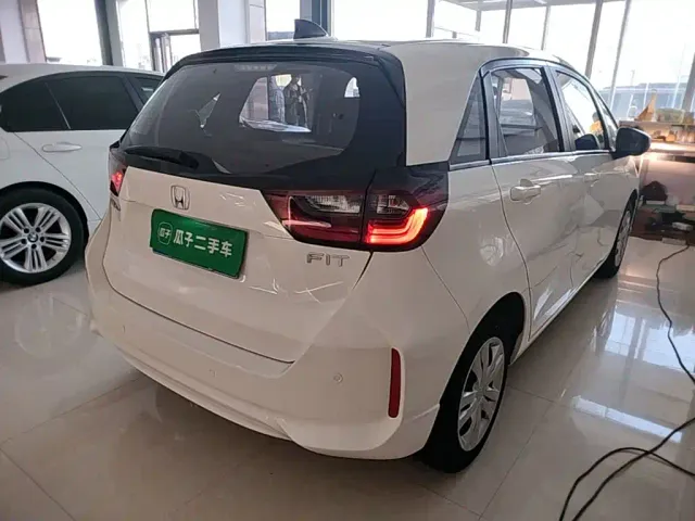 Honda Fit — Фото автомобиля 6