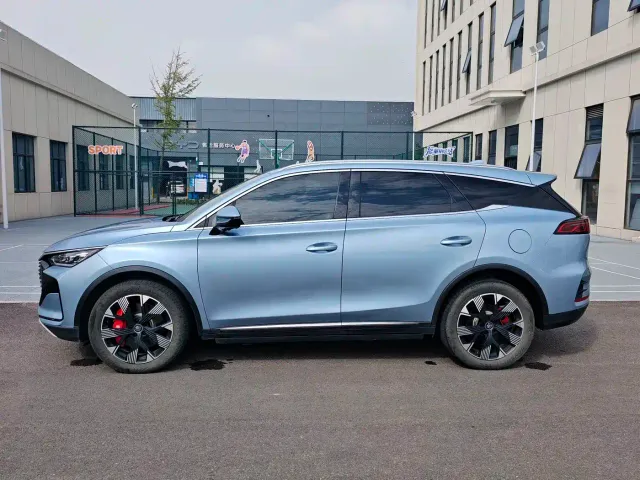 BYD Tang — Фото автомобиля 6
