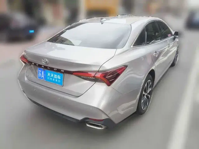 Toyota Avalon — Фото автомобиля 2