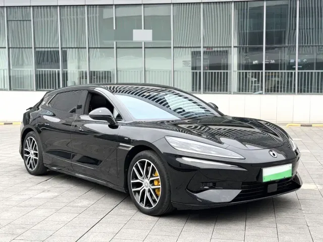 Denza Z9GT — Фото автомобиля 3