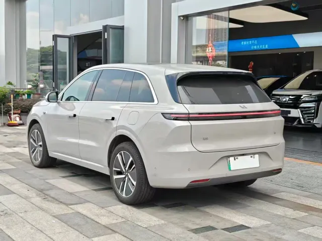Li Auto L6 — Фото автомобиля 18
