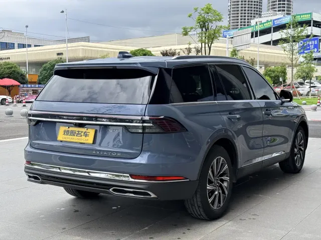 Lincoln Aviator — Фото автомобиля 7