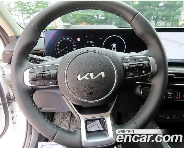 Kia K5 Generation 3 — Фото автомобиля 9