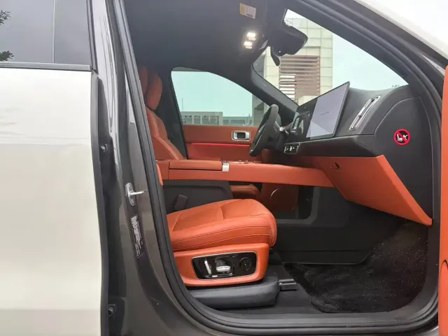 Li Auto L9 — Фото автомобиля 15