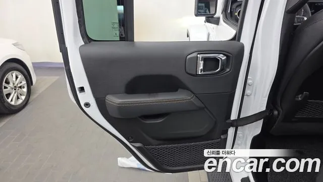 Jeep Wrangler JL — Фото автомобиля 25