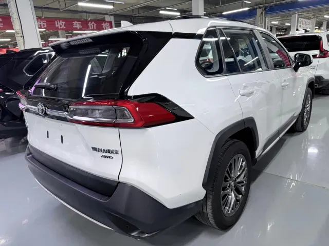 Toyota Wildlander — Фото автомобиля 19