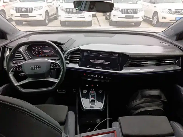 Audi Q4 e-tron — Фото автомобиля 9