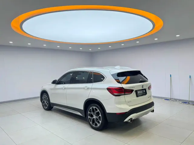 BMW X1 — Фото автомобиля 4