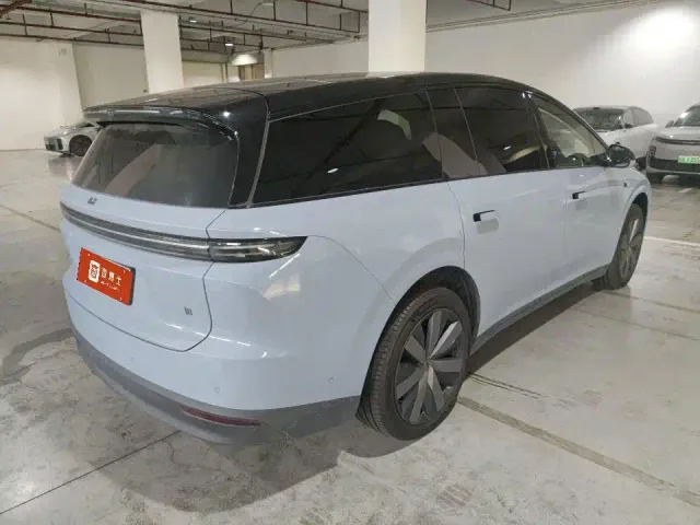 Li Auto i8 — Фото автомобиля 7