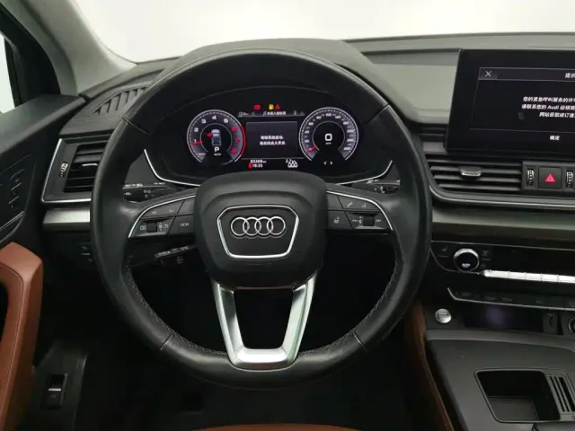 Audi Q5L — Фото автомобиля 11