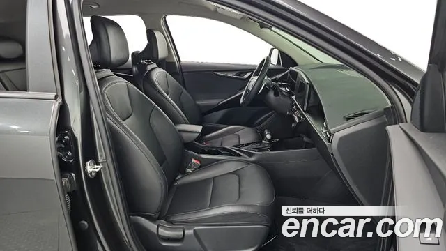Kia Niro The All New — Фото автомобиля 17