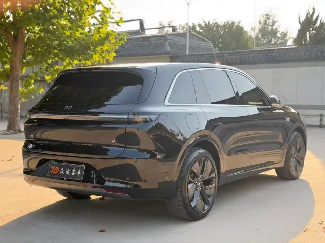 Li Auto L6 — Фото автомобиля 13