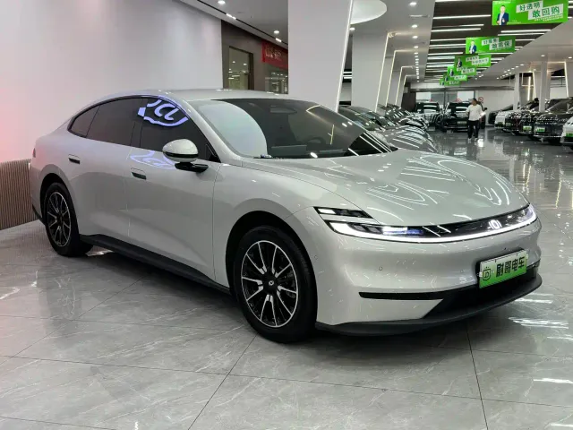 Changan Qiyuan A06 — Фото автомобиля 3