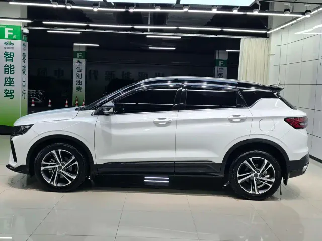 Geely Binyue — Фото автомобиля 4