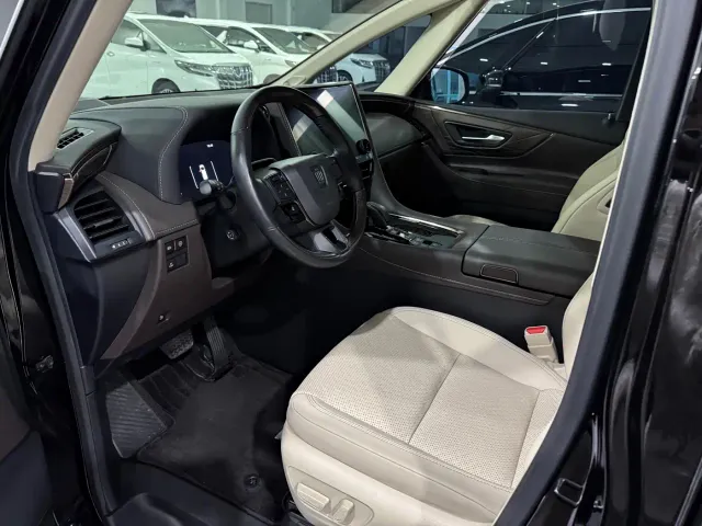 Toyota Vellfire — Фото автомобиля 3