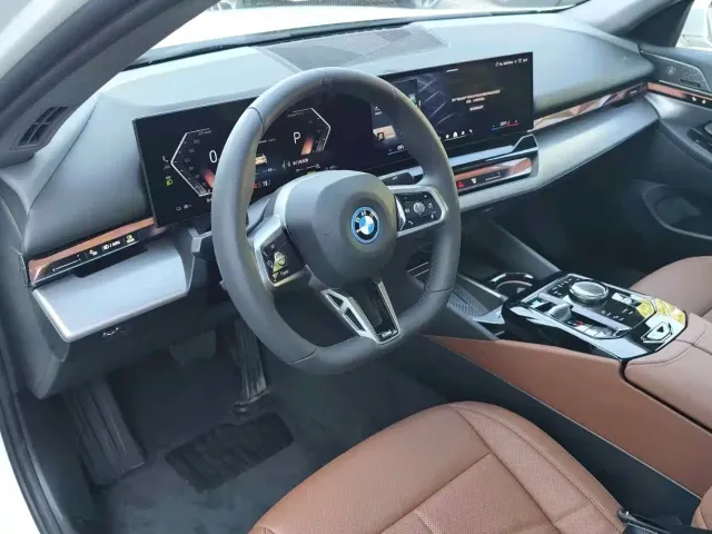 BMW i5 — Фото автомобиля 6