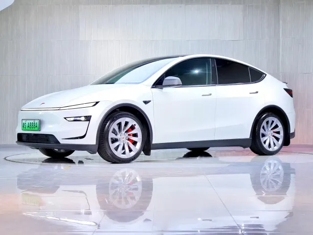 Фотография автомобиля — Tesla Model Y