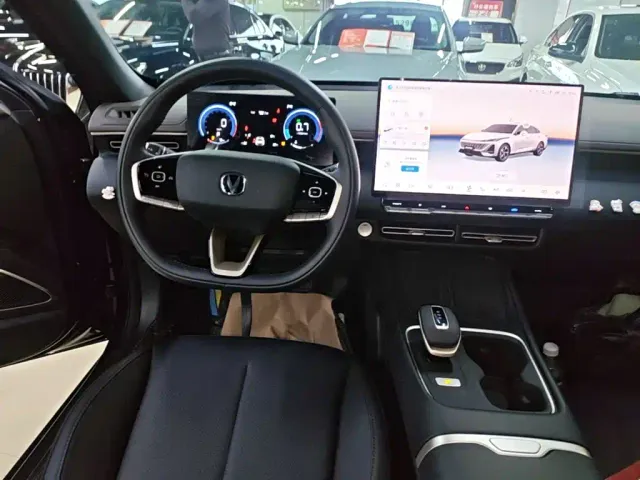 Changan Eado — Фото автомобиля 12