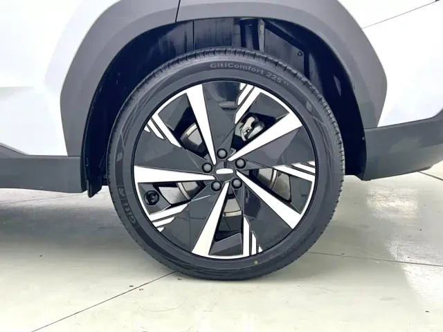 Geely Boyue L — Фото автомобиля 7