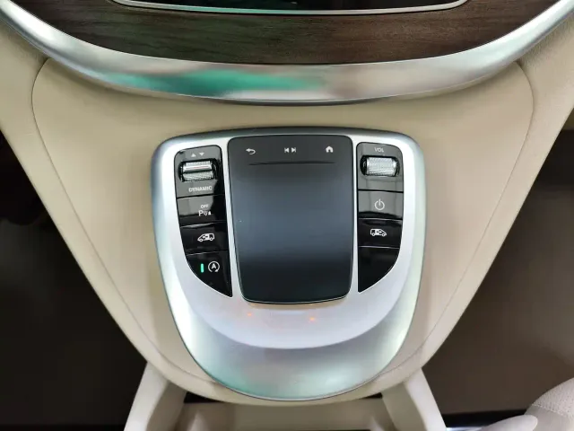 Mercedes-Benz V-Class — Фото автомобиля 17