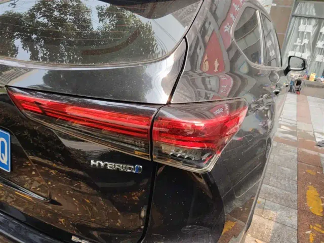 Toyota Highlander — Фото автомобиля 6