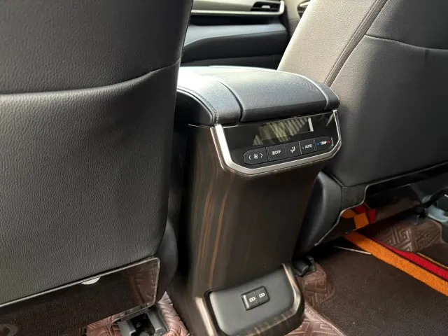 Toyota Highlander — Фото автомобиля 13