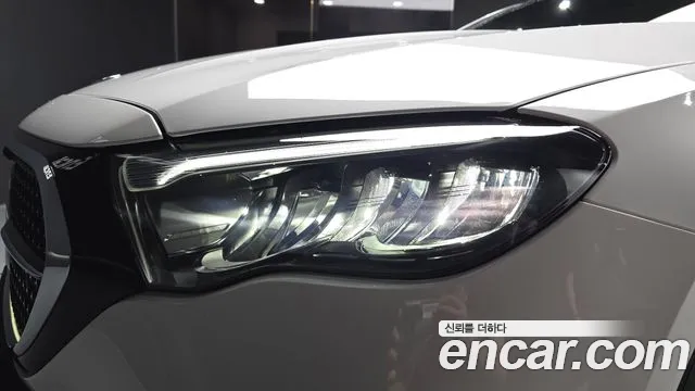 Mercedes-Benz E-Class — Фото автомобиля 5